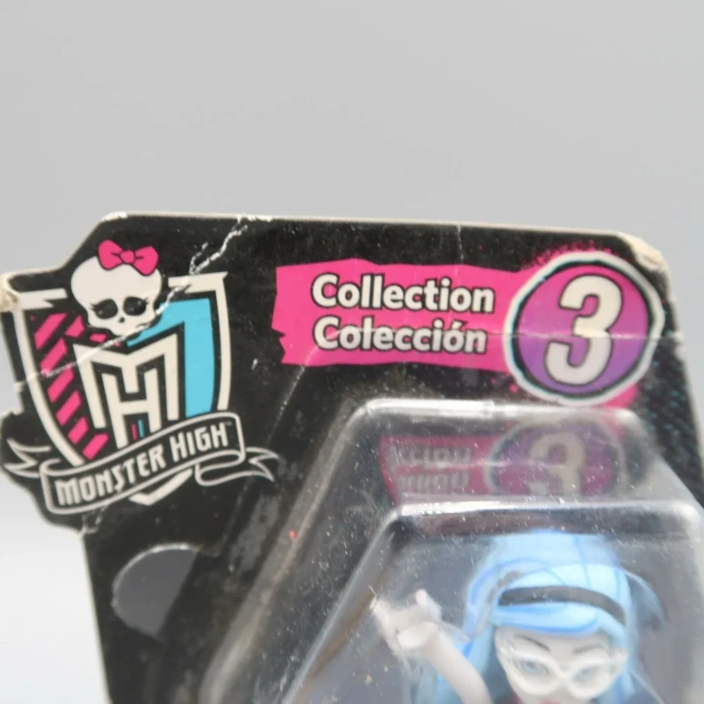 Monster High Mega Bloks Rochelle Poseable Mini Figure Collection 3 Ghoulia Blue